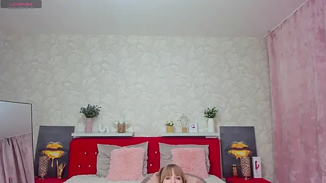 Chat XXX en directo de KattyPeachX