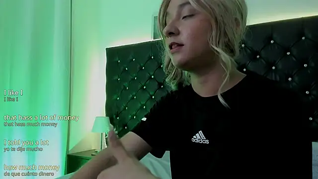BellaRoge's Live XXX Chat
