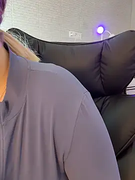 Chat XXX en directo de KimEvanss