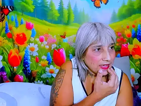 Chat +18 de indianroxy ao vivo