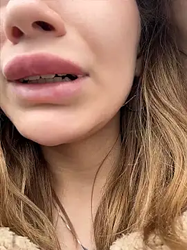 FlashTitsRoyal Live XXX-chat