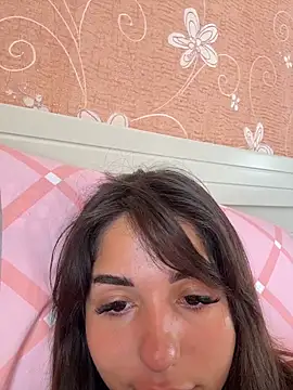 SilkyMira's Live XXX Chat