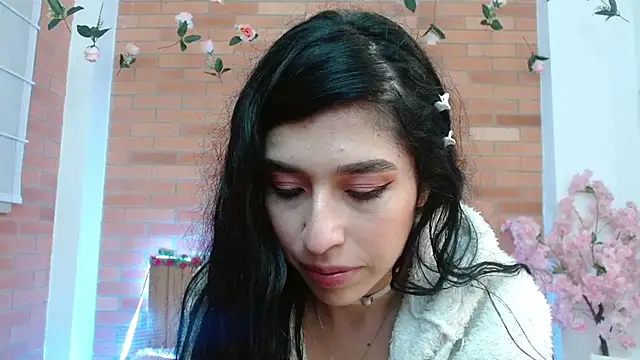 adriscute XXX чат на живо