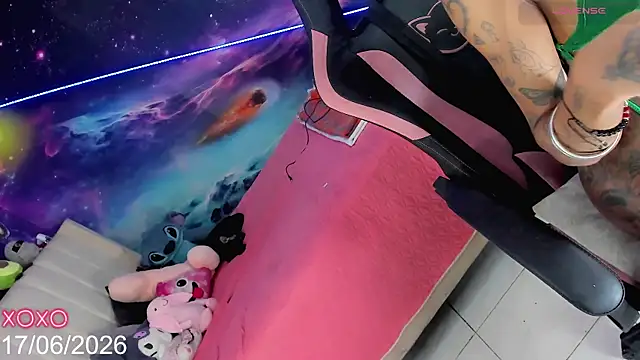 Nella_Dolls Adlı Modelin Canlı XXX Sohbeti