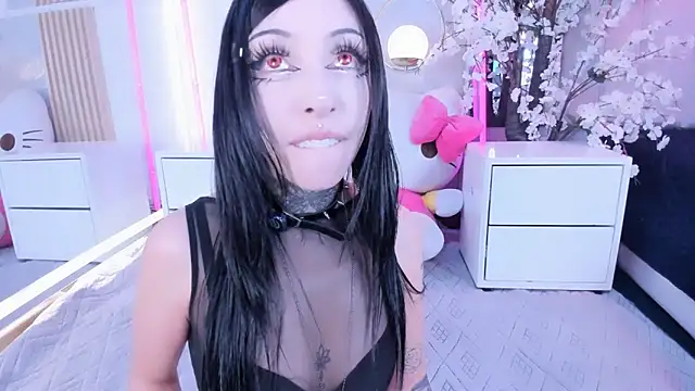 SalemBlackrose's Live XXX Chat