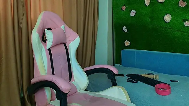 AmmyFlirty live XXX chat