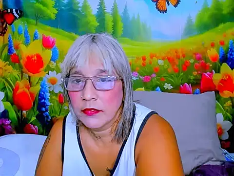 indianroxy's Live XXX Chat