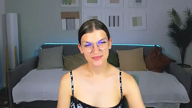 دردشة AnnaThorne الجنسية المباشرة