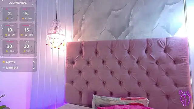 دردشة RenataPeach الجنسية المباشرة