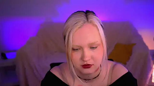 ViolettWoods' Live XXX Chat