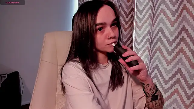 SarahRomantic's Live XXX Chat
