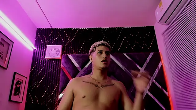 dominic_connor Live XXX Chat