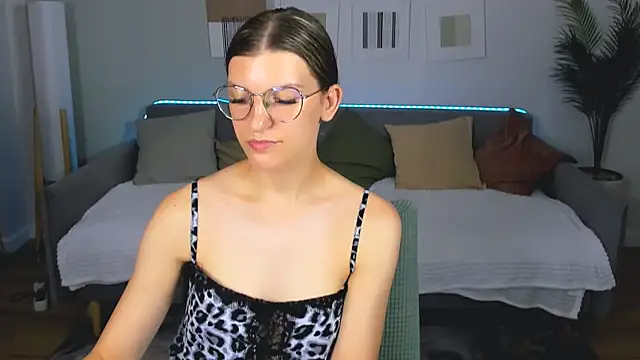 Онлайн чат XXX AnnaThorne