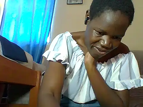 Blacksexyqueen24's Live XXX Chat