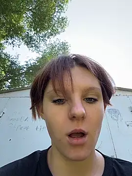 NinaParri 即時 XXX 聊天