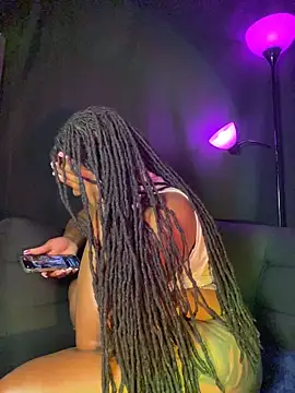 GirthGoddessCoco élő XXX-chatje