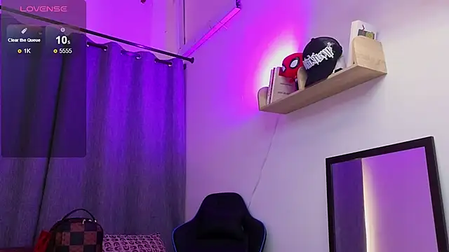 ASHTON_HILS Webcam show