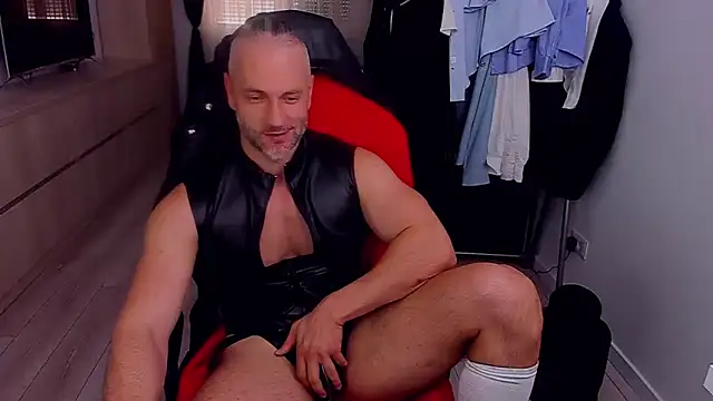 MarisMuscle Chat XXX live