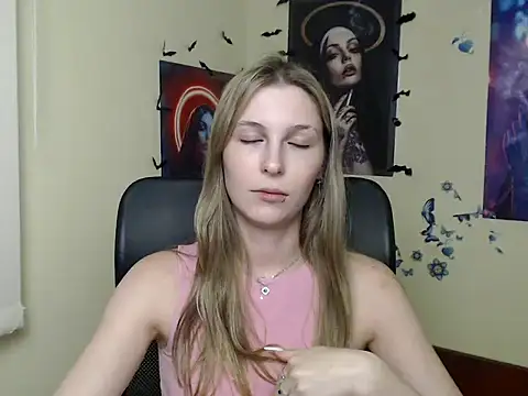 دردشة StrangerGi الجنسية المباشرة