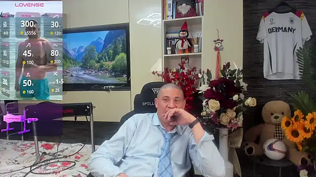 SpartacusDaddy48 即時 XXX 聊天