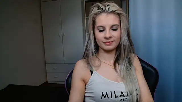KristineGlow Live XXX-chat