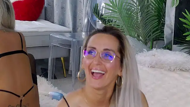 Онлайн чат XXX IsabelleEthan