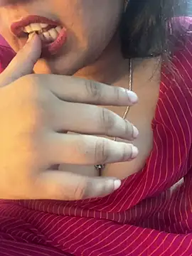 APKI_WIFE_1's Live XXX Chat