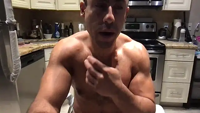 BigGuyMuscle: онлайн-секс-чат