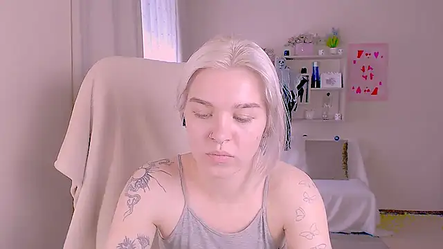 Chatroom XXX en direct de Hot_Blonda
