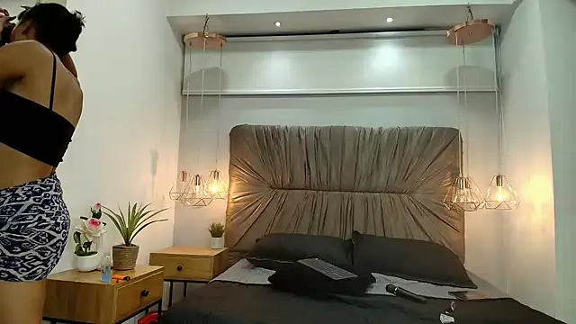 Dakashyten Adlı Modelin Canlı XXX Sohbeti