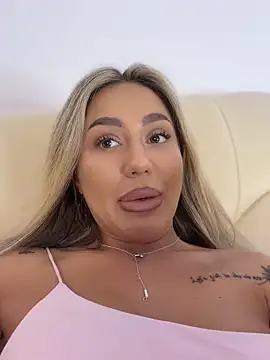 BarbieDoll13 live XXX chat