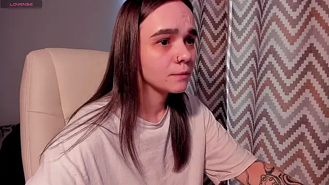 צ'אט XXX בשידור חי של SarahRomantic
