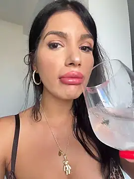 RaniaSnow Chat XXX live