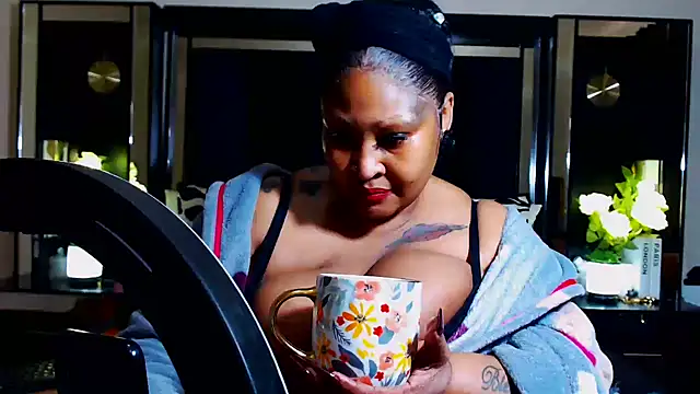 Онлайн чат XXX MONSTERTITS44DDD