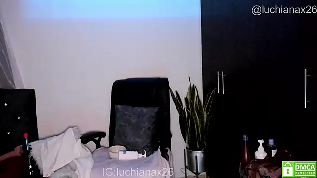 lucy26_ Chat XXX live