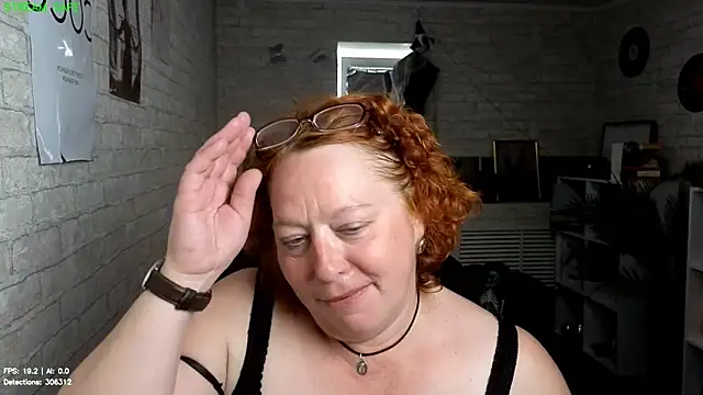 Czat XXX na żywo – Fara_Flutte