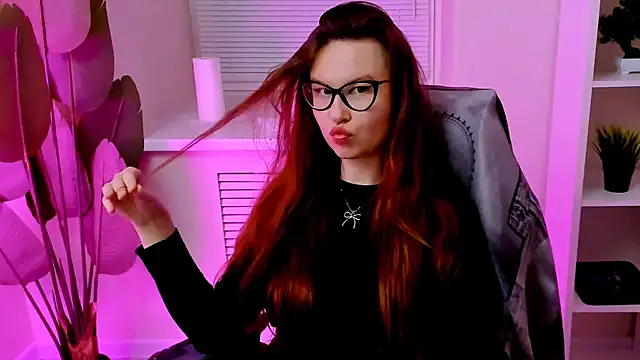 CarolGiggly's Live XXX Chat
