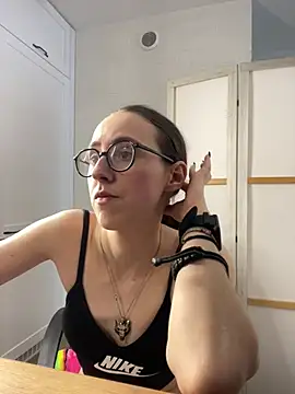 MartiniiSelenna's Live XXX Chat
