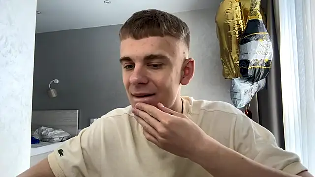 SoloFury 라이브 XXX 채팅