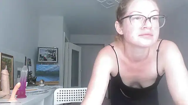 Alice_newhome's Live XXX Chat