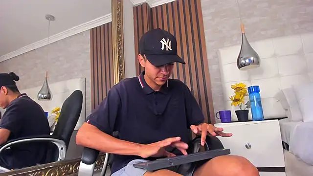 Онлайн чат XXX KyleeSmiith