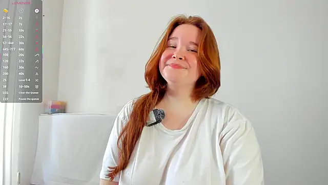 XXX chat uživo modela DebbieWoood