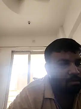 vinay_smalldick Adlı Modelin Canlı XXX Sohbeti