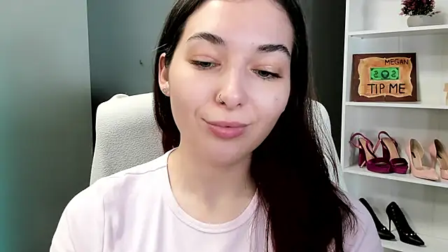Chat +18 de Meagn_Extasy ao vivo