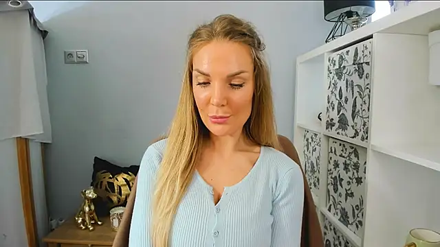 AulloraHoney Chat XXX live