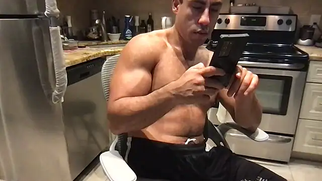 BigGuyMuscle Chat XXX live
