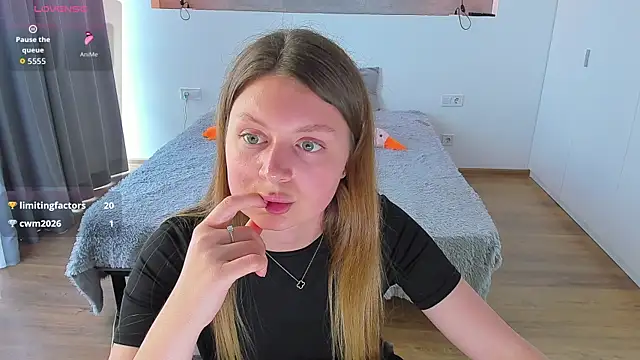 Kitkatvel Adlı Modelin Canlı XXX Sohbeti