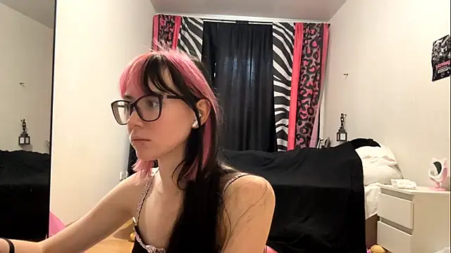 WifeAileen Chat XXX live
