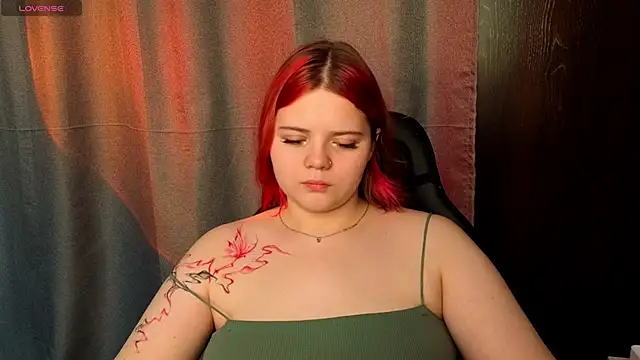 دردشة KellyFiery الجنسية المباشرة