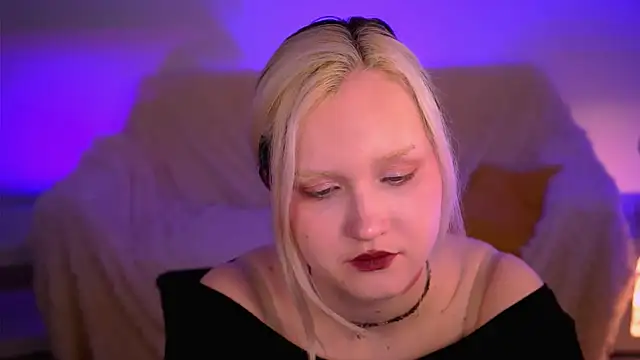 ViolettWoods' Live XXX Chat